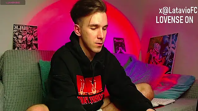 Midnighter_ Show Webcam
