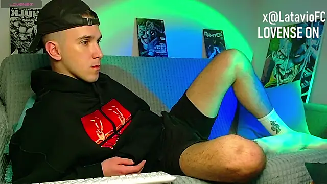 Midnighter_ Webcam show