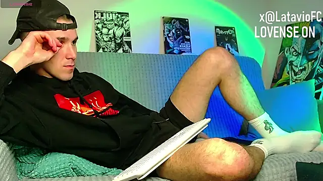 Midnighter_ Webcam show