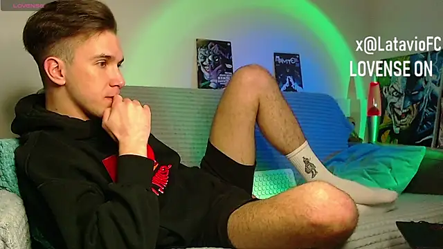 Midnighter_ Show Webcam