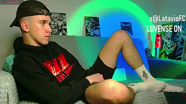 Midnighter_ Webcam show