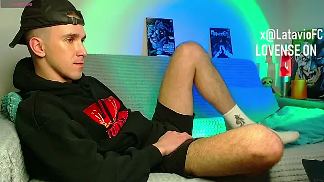Midnighter_ webcam show