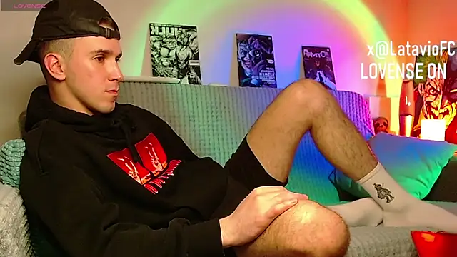 Midnighter_ Show in webcam