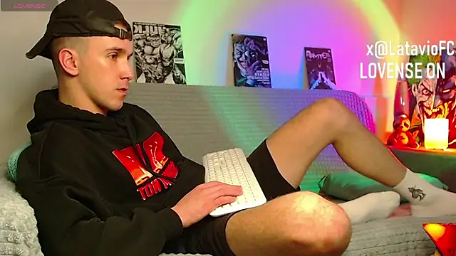 Midnighter_ Webcam show