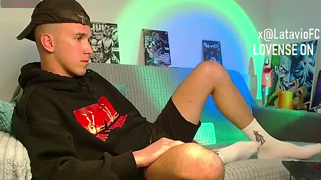 Midnighter_ Show in webcam