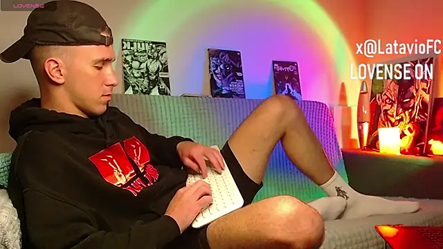 Midnighter_ webcam show