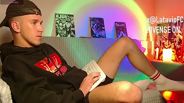 Midnighter_ Pertunjukan Webcam