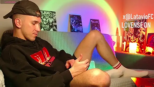 Midnighter_ Webcam show