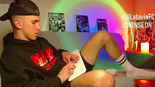 Midnighter_ Webcam show