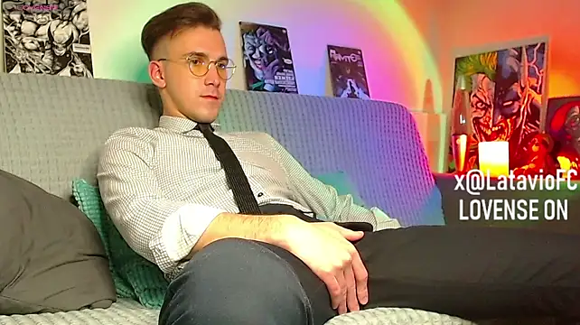 Midnighter_ Webcam show