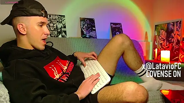 Midnighter_ Webcam show