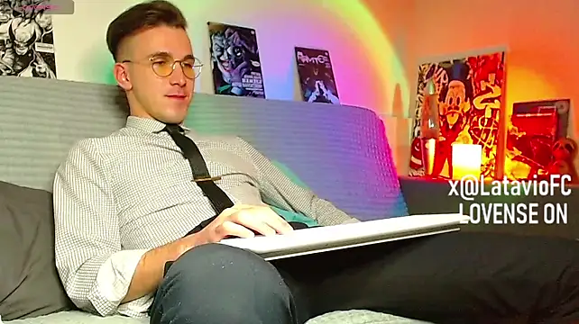 Midnighter_ Show Webcam