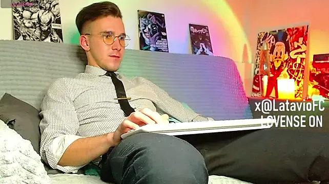 Midnighter_ webcam show