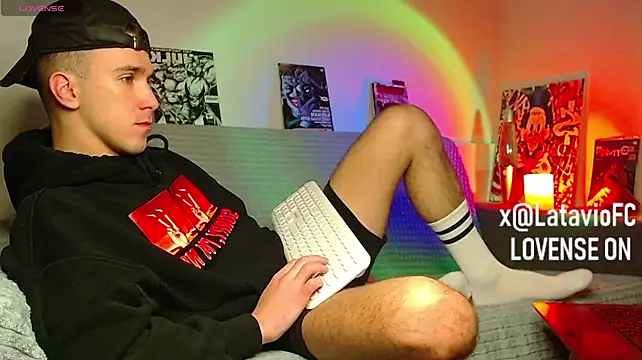 Midnighter_ Show Webcam