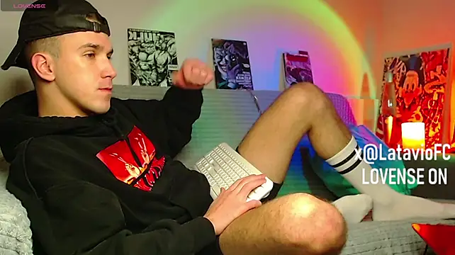 Midnighter_ Show in webcam