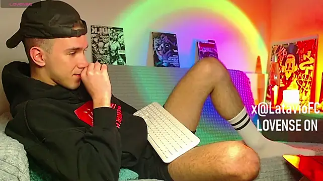 Midnighter_ Show Webcam