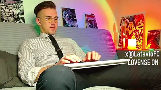 Midnighter_ Adlı Modelin Web Kamerası Şovu