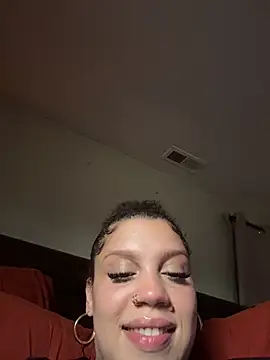 הופעת וובקאם של QueenNuttCollector