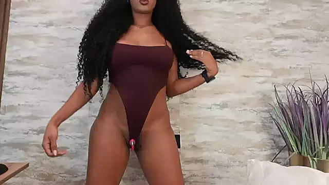 HOTBLACKANDWHITE2 Adlı Modelin Canlı XXX Sohbeti