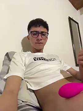 Czat XXX na żywo – CamiRojas_boy