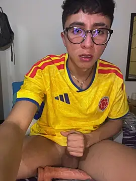 CamiRojas_boy webcam show