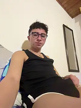 CamiRojas_boy 网络视讯表演