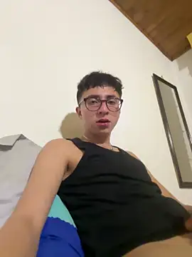 CamiRojas_boy Adlı Modelin Web Kamerası Şovu