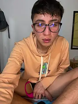 CamiRojas_boy Show Webcam