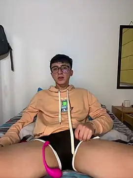 CamiRojas_boy Adlı Modelin Web Kamerası Şovu