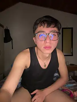 CamiRojas_boy 网络视讯表演