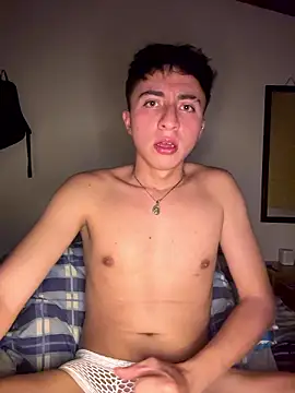 CamiRojas_boy Adlı Modelin Web Kamerası Şovu