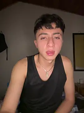 הופעת וובקאם של CamiRojas_boy