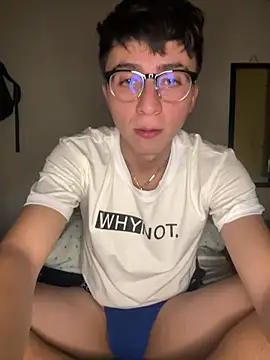 CamiRojas_boy 网络视讯表演