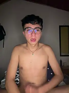 CamiRojas_boy Adlı Modelin Web Kamerası Şovu