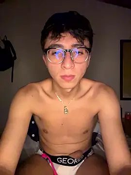 CamiRojas_boy Adlı Modelin Web Kamerası Şovu