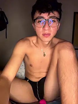 CamiRojas_boy Adlı Modelin Web Kamerası Şovu