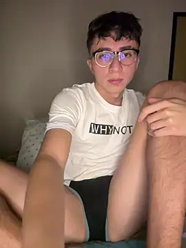 CamiRojas_boy 网络视讯表演