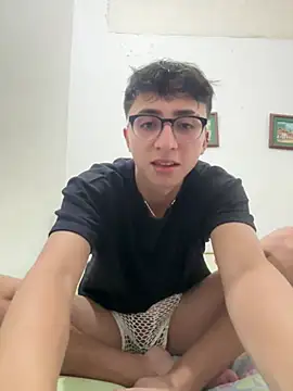 CamiRojas_boy's Webcam Show