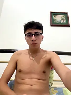 CamiRojas_boy: διαδικτυακό σόου στην κάμερα