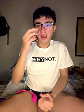 CamiRojas_boy Adlı Modelin Web Kamerası Şovu