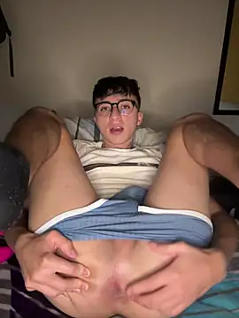 הופעת וובקאם של CamiRojas_boy