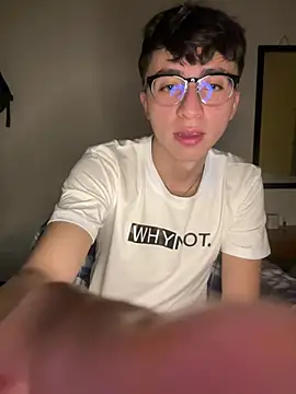 CamiRojas_boy Show Webcam