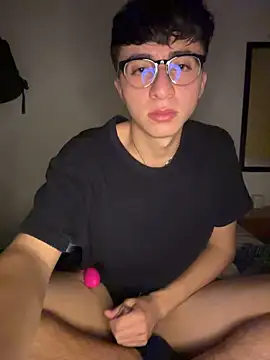 CamiRojas_boy 网络视讯表演