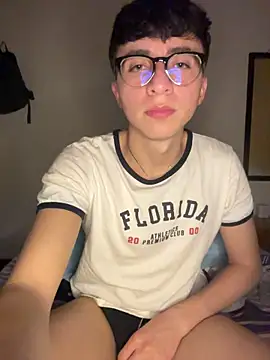 Pertunjukan Kamera Web CamiRojas_boy