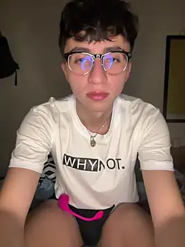 Pokazy przed kamerką – CamiRojas_boy