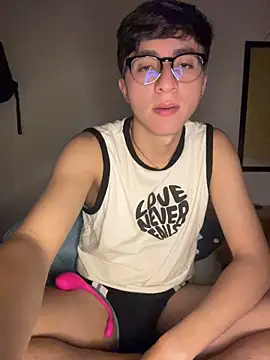 CamiRojas_boy Show Webcam