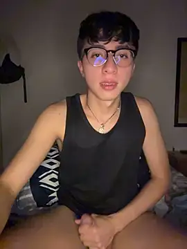 Pokazy przed kamerką – CamiRojas_boy