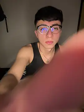 הופעת וובקאם של CamiRojas_boy