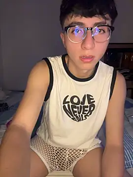 CamiRojas_boy Adlı Modelin Web Kamerası Şovu