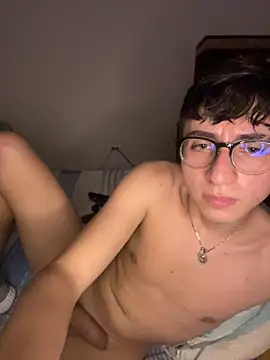 Show modela CamiRojas_boy na web-kameri
